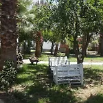 Alfa מלון דירות 3*